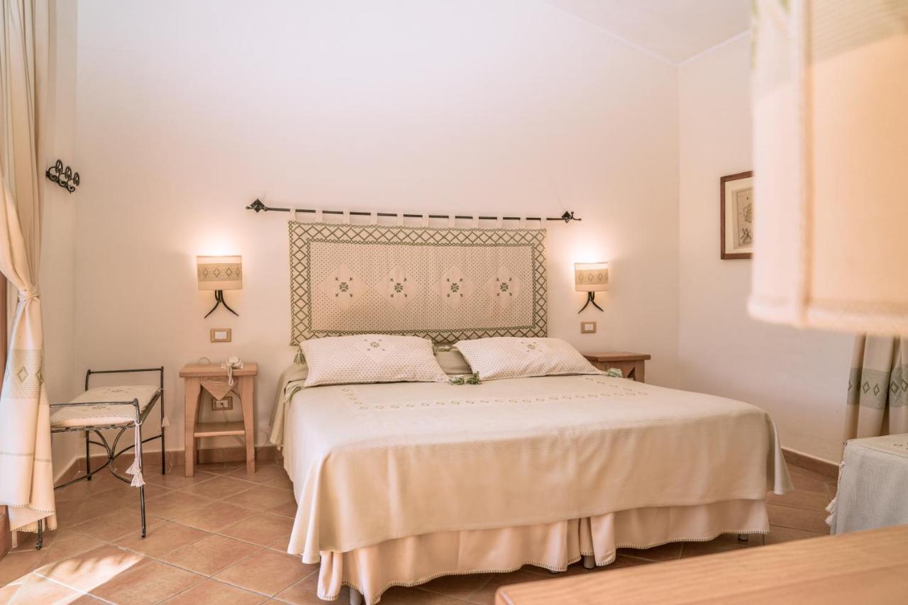 Hotel Aldiola Country Resort Sant'Antonio di Gallura Exterior photo