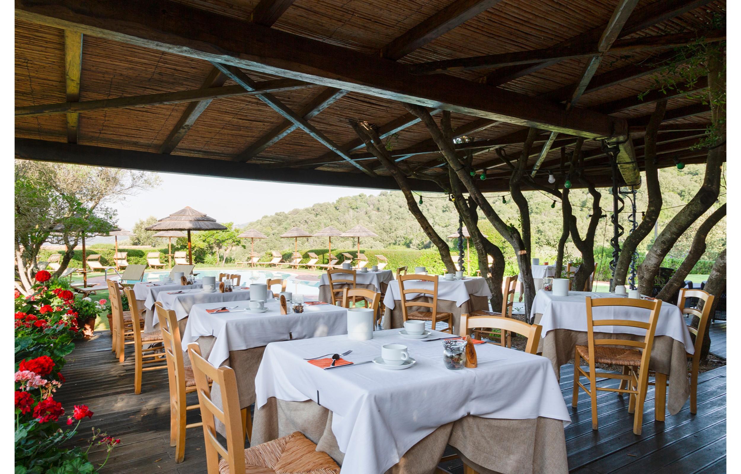 Hotel Aldiola Country Resort Sant'Antonio di Gallura Exterior photo