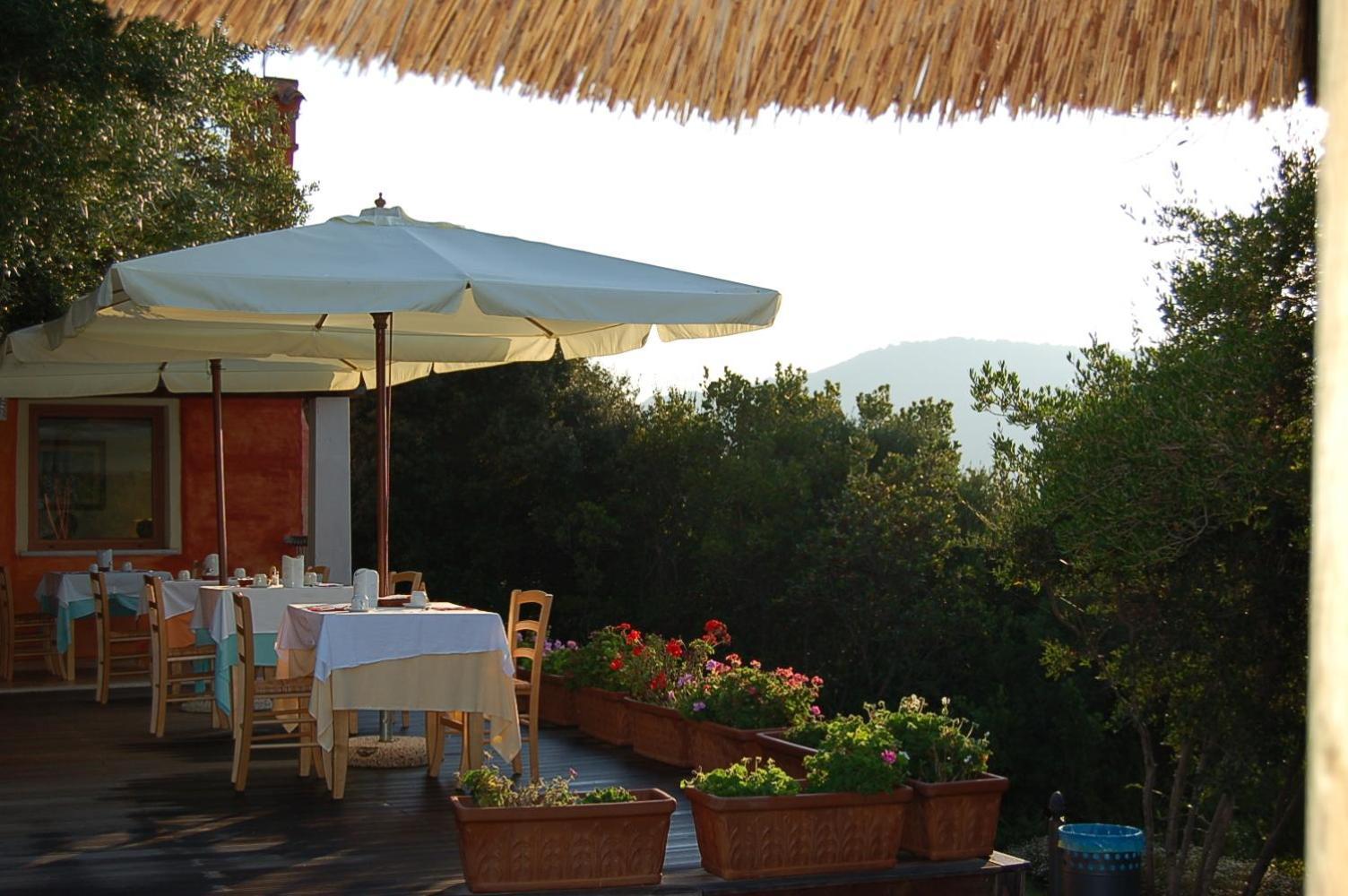 Hotel Aldiola Country Resort Sant'Antonio di Gallura Exterior photo