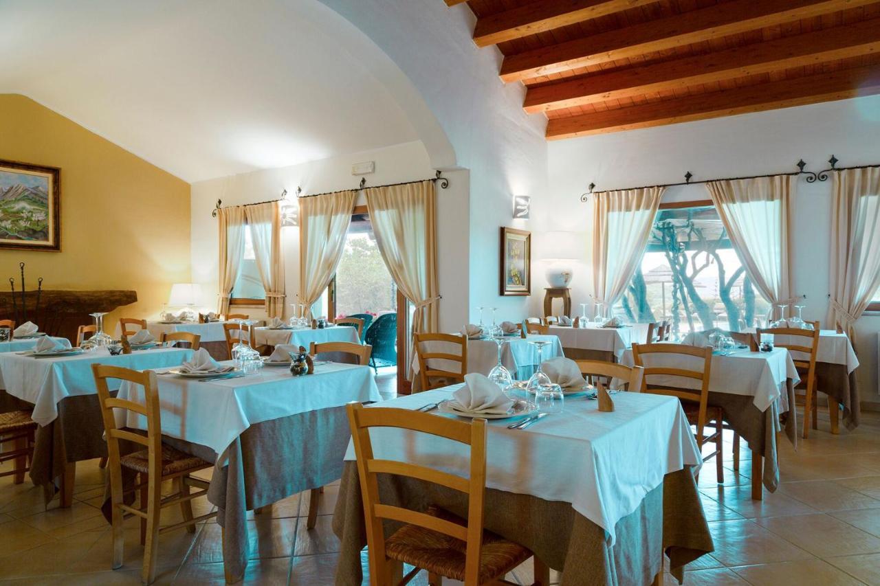 Hotel Aldiola Country Resort Sant'Antonio di Gallura Exterior photo